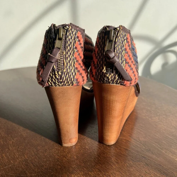 ROWEN Womens Woven Red & Blue Wedge Sandals Size‎ 6 With Back Zipper Closure - Picture 4 of 8